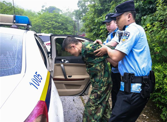 “暴恐分子”被成功制服 通讯员 方可 摄.jpg