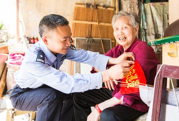 社区民警周卫国1